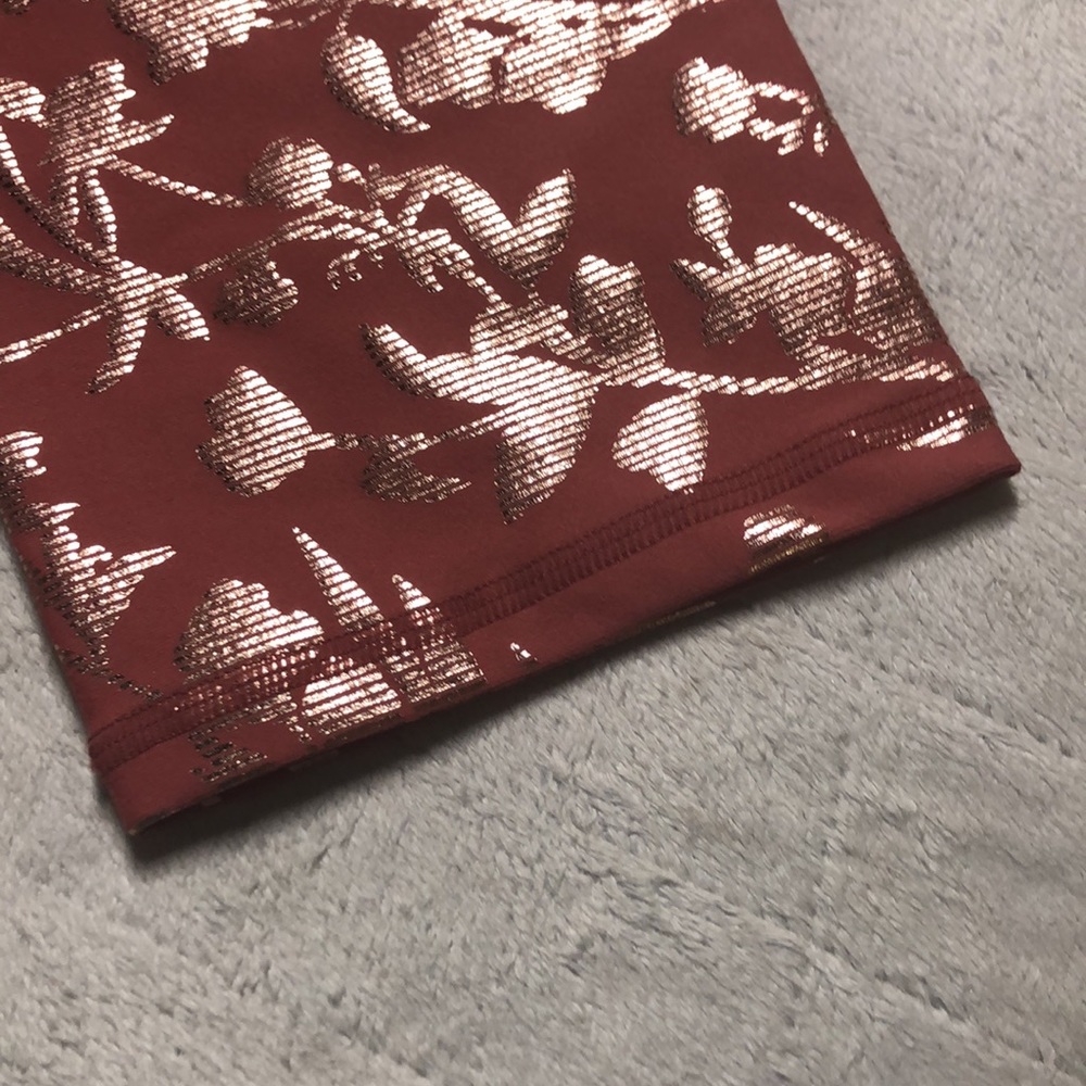 Fabletics Rose Gold Cropped Leggings - Picture 8 of 9